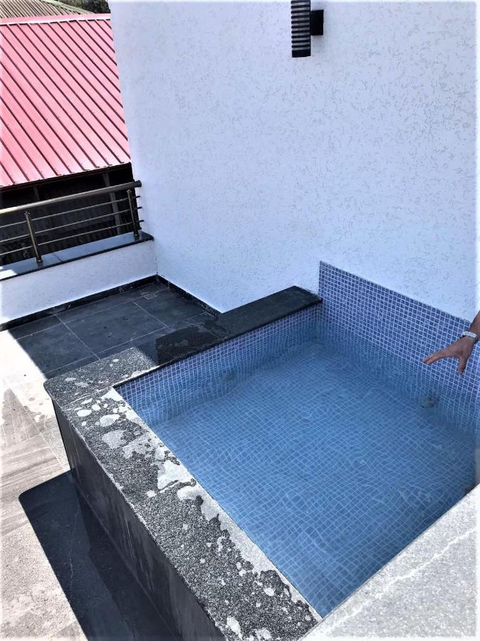 Aparthotel Family 乌雷基 外观 照片